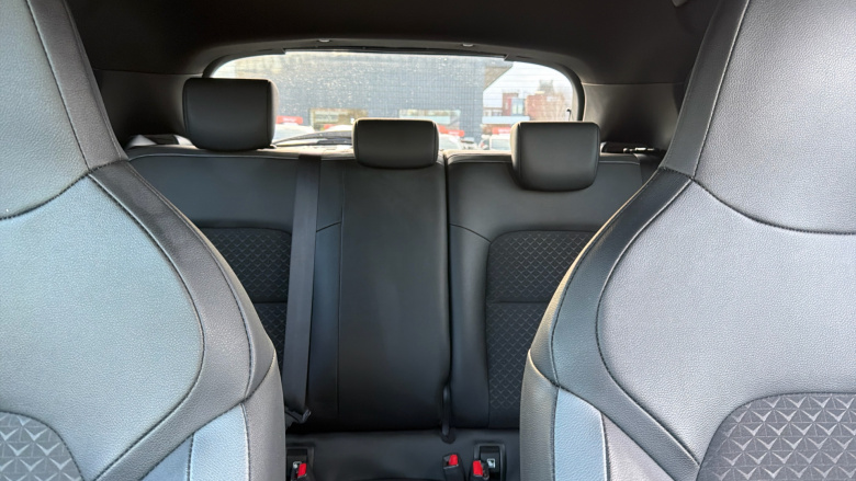 Nissan Juke 1.0 DiG-T 114 N-Connecta 5dr Petrol Hatchback